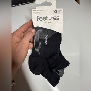 Feetures Elite Ultra Light No Show Tab Socks Size XL Black Performance NWT
